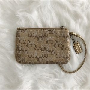 Coach 🖤 wristlet